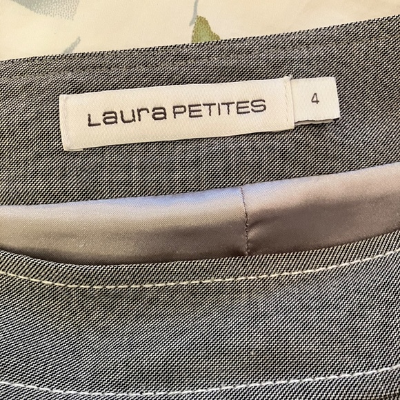 Classic women's suit - Picture 3 of 15